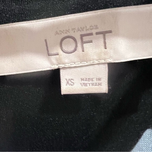 Ann Taylor Loft black and light blue striped flowy dress size XS NWOT - Picture 5 of 6